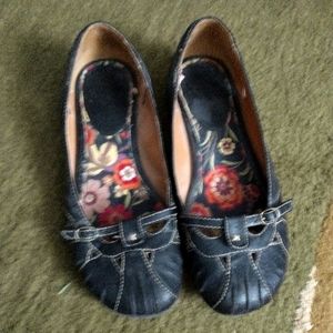 Size 7 1/2 dark navy blue Slip on dress shoes